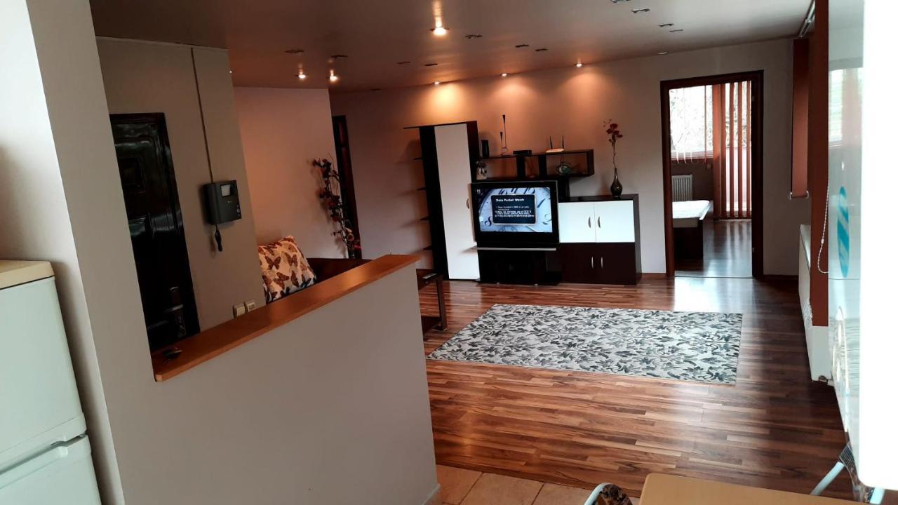 Apartament Laurentiu - Etaj.1 Bukares Bagian luar foto